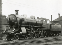 170206 Afbeelding van de stoomlocomotief nr. 72 (serie 71-78) van de N.C.S. (later serie 3600 van de N.S.) te Utrecht.